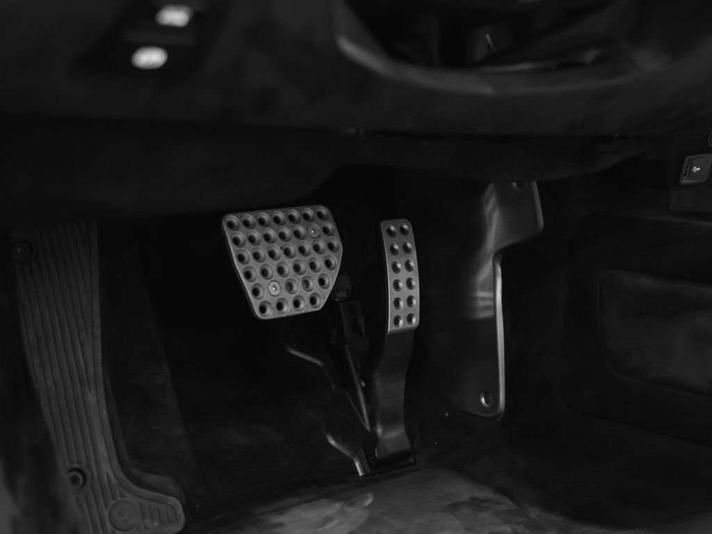 Certified 2022 Ferrari SF90 Spider image 45