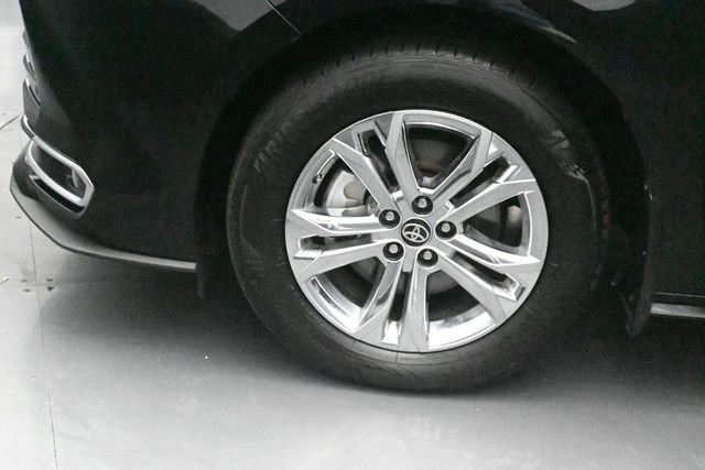 Used 2024 Toyota Sienna Platinum AWD/4WD image 34