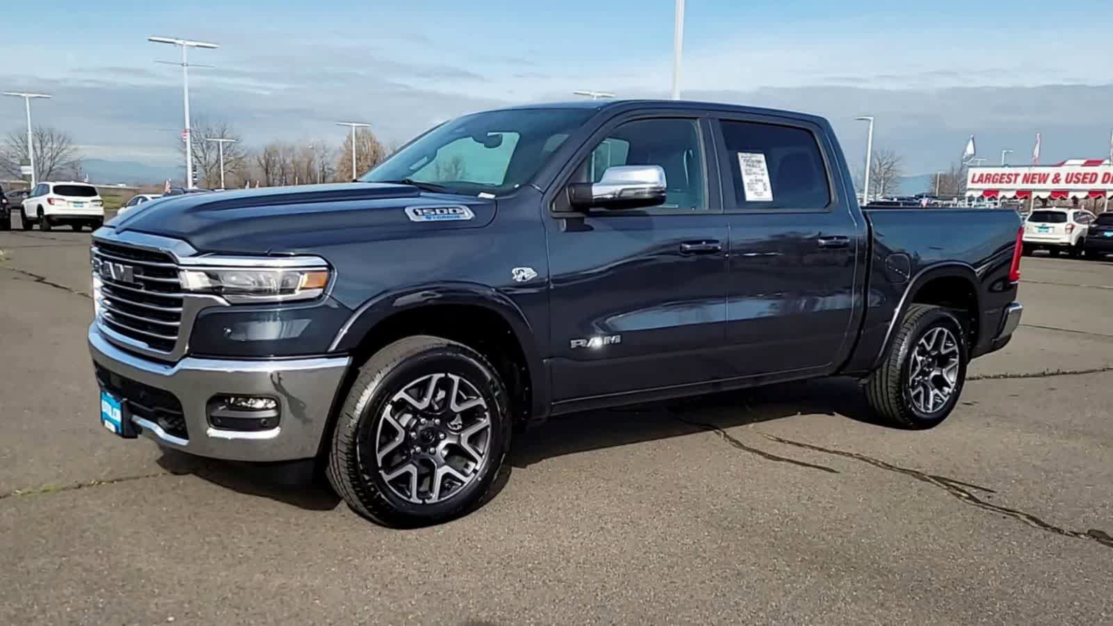 New 2026 RAM 1500 Laramie AWD/4WD image 4
