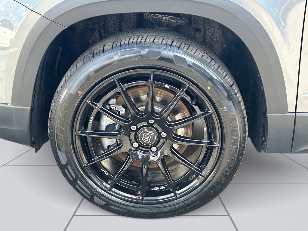 Used 2024 Volkswagen Taos SE image 9