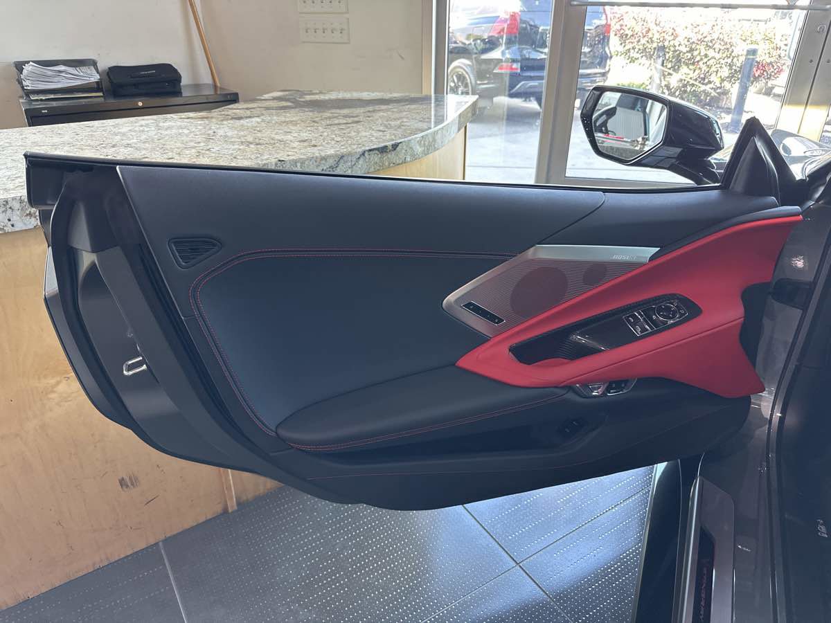 Used 2022 Chevrolet Corvette Stingray Preferred Cpe w/ Z51 Performance Package image 9