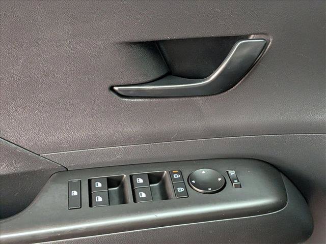 Used 2024 Hyundai Kona SEL AWD/4WD image 11