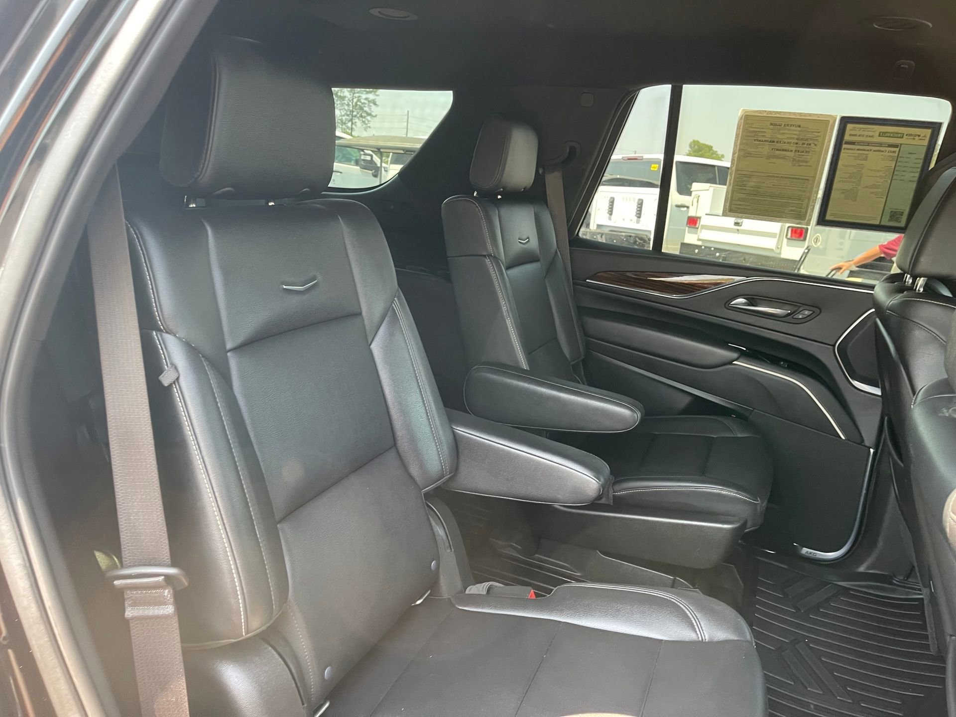 Used 2021 Cadillac Escalade Luxury image 24