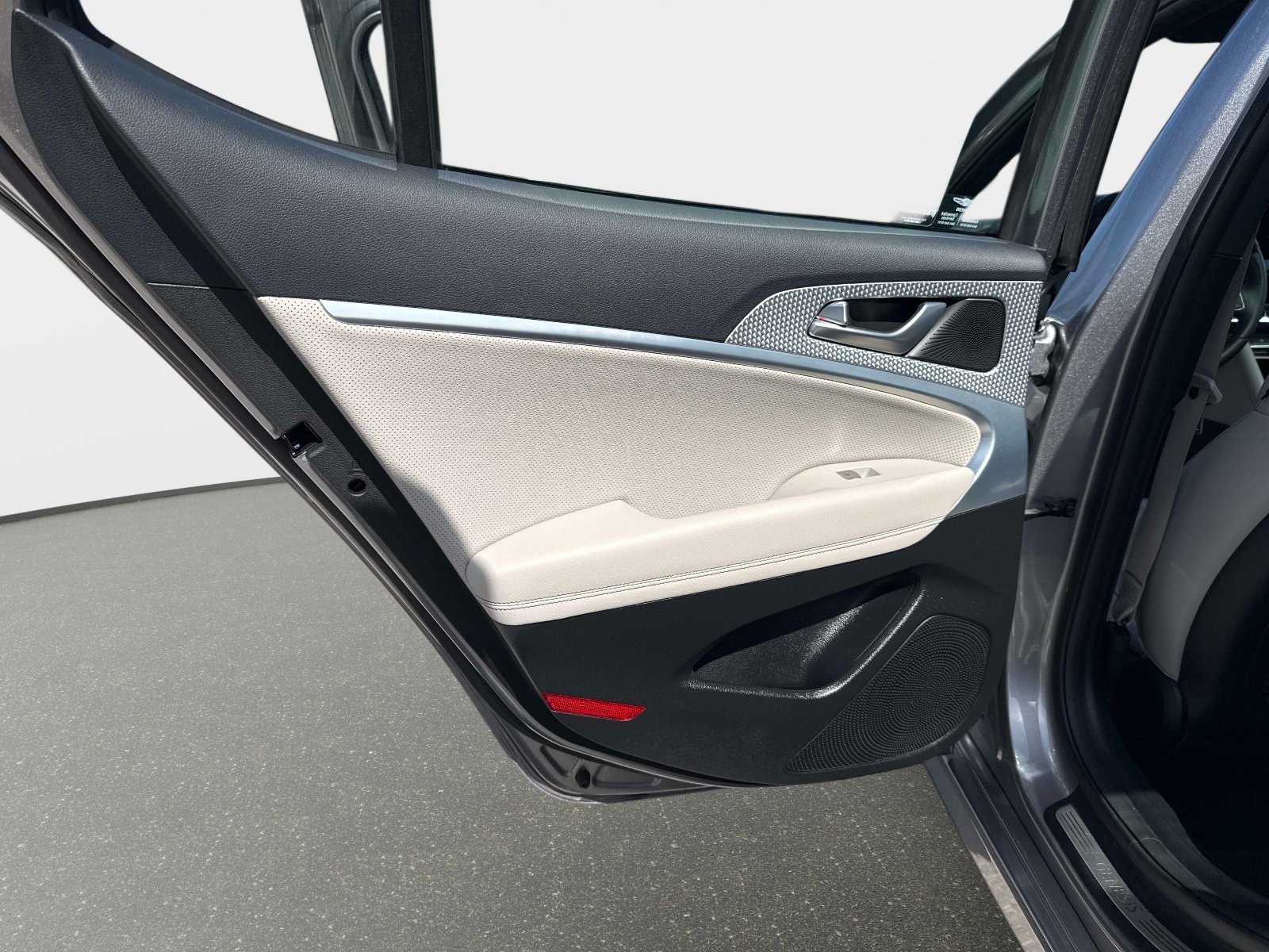 Used 2023 Genesis G70 2.0T w/ Sport Prestige Package image 11