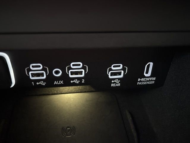 Used 2024 Jeep Grand Wagoneer Series III w/ Rear Seat Video Group 1 image 14