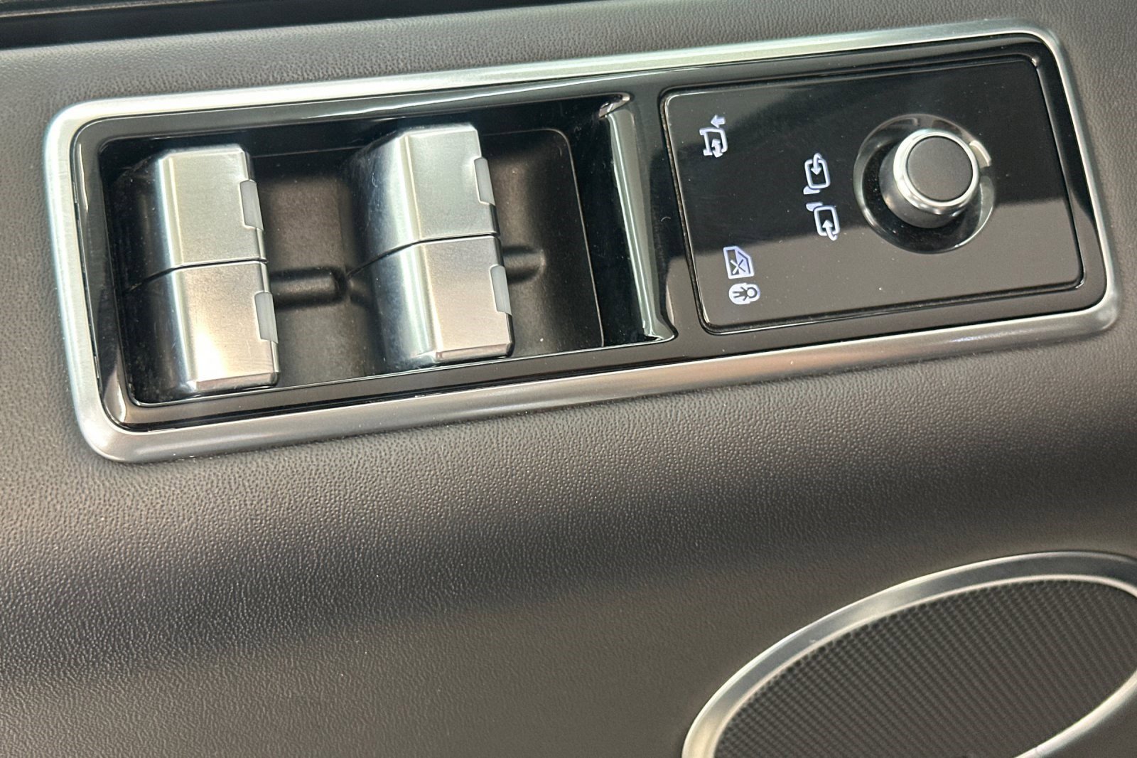 Used 2019 Land Rover Range Rover Sport HSE Dynamic image 13