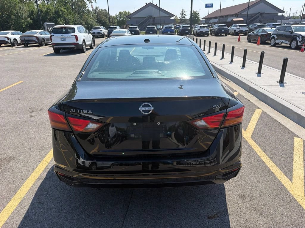 Used 2024 Nissan Altima 2.5 SV FWD image 5