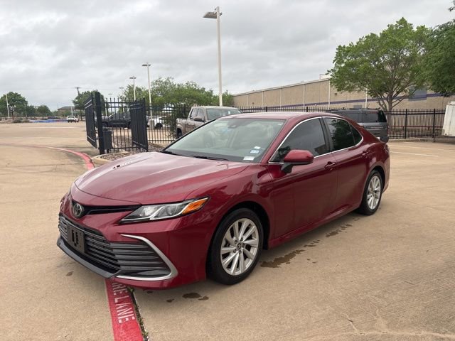 Used 2022 Toyota Camry LE image 1