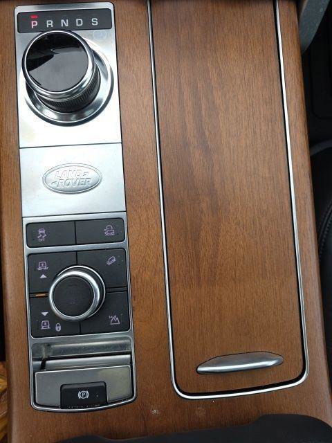 Used 2020 Land Rover Range Rover HSE image 25