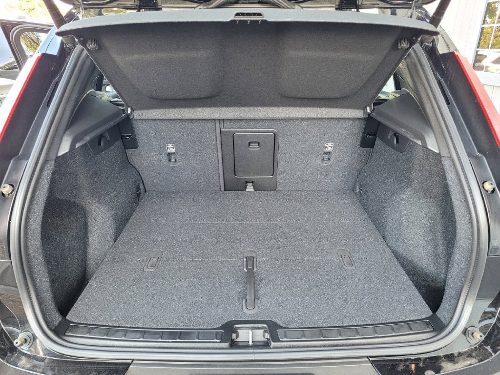 Used 2025 Volvo EX40 Core w/ Climate Package AWD/4WD image 19