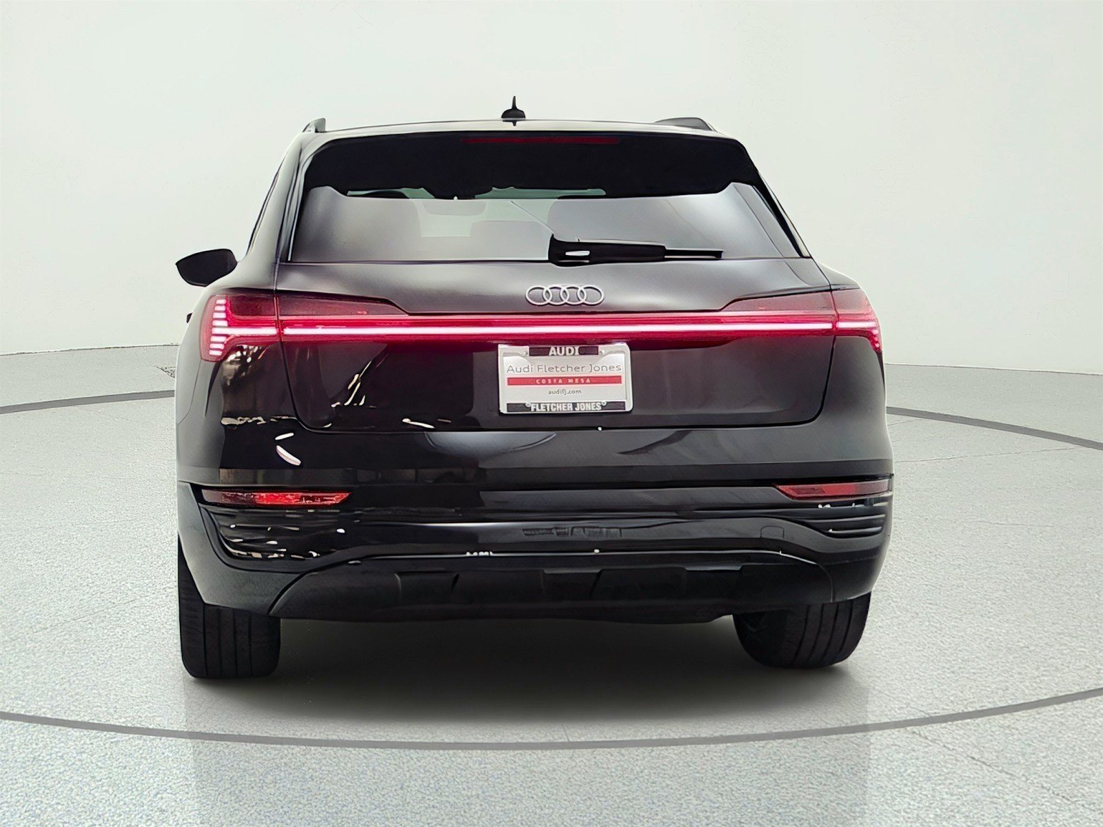 Used 2024 Audi Q8 e-tron Premium Plus w/ Premium Plus Package AWD/4WD image 6