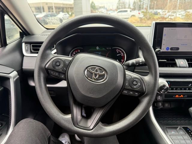 Used 2025 Toyota RAV4 XLE AWD/4WD image 14