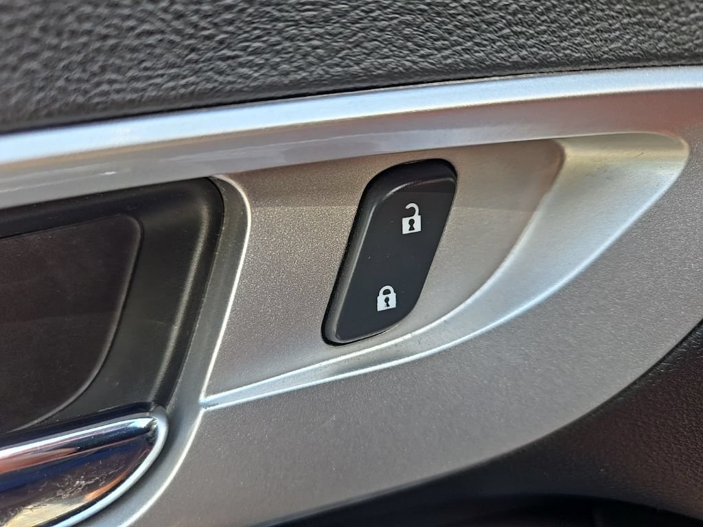 Used 2016 Chevrolet Equinox LTZ FWD image 27