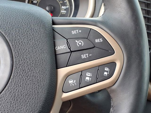 Used 2017 Jeep Cherokee Limited w/ Luxury Group image 30