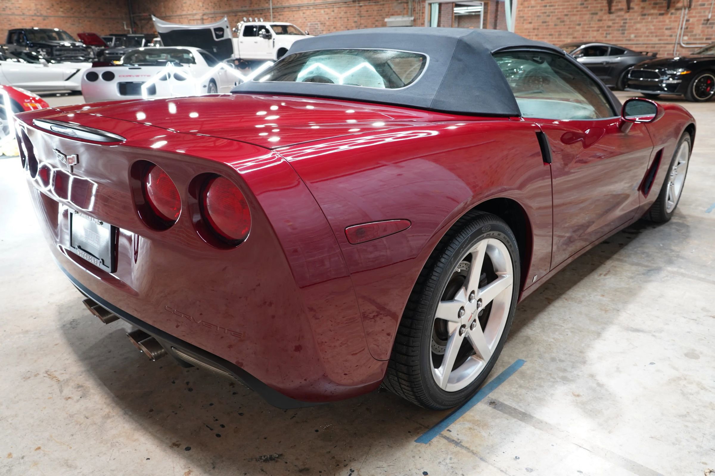 Used 2006 Chevrolet Corvette Coupe w/ Preferred Equipment Group RWD image 17