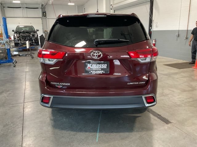 Used 2017 Toyota Highlander Limited AWD/4WD image 5