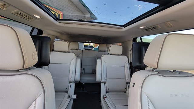Used 2021 GMC Yukon XL Denali w/ Denali Premium Package image 50