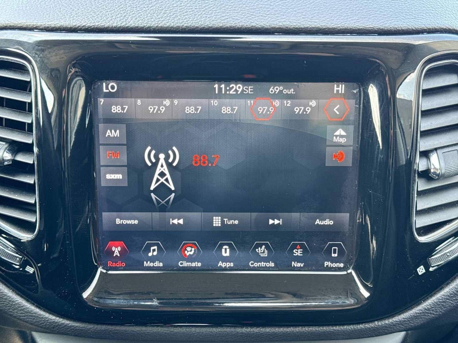 Used 2018 Jeep Compass Limited w/ Navigation Group AWD/4WD image 27
