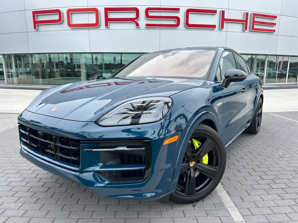 Certified 2025 Porsche Cayenne S image 1