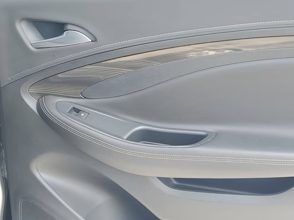 Used 2020 Buick Envision Essence image 44