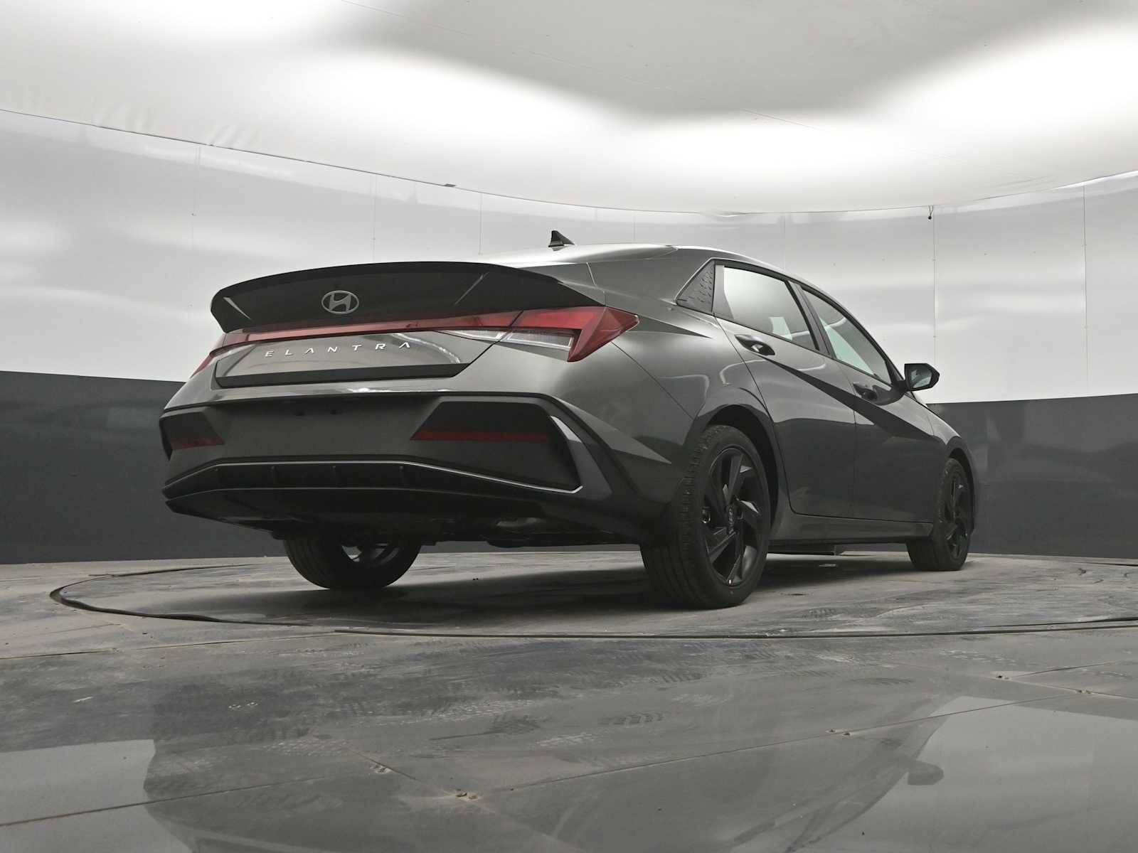 New 2026 Hyundai Elantra SEL Sport FWD image 38