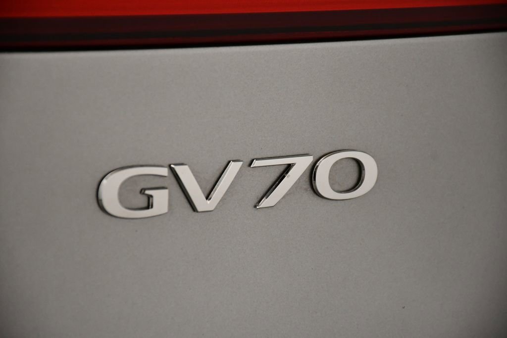 Used 2025 Genesis GV70 3.5T Sport w/ Sport Advanced Package image 9