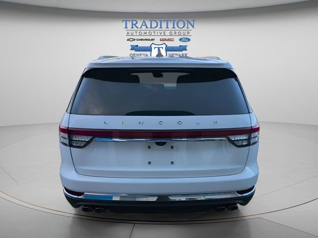 Used 2023 Lincoln Aviator AWD w/ Premium Package image 4