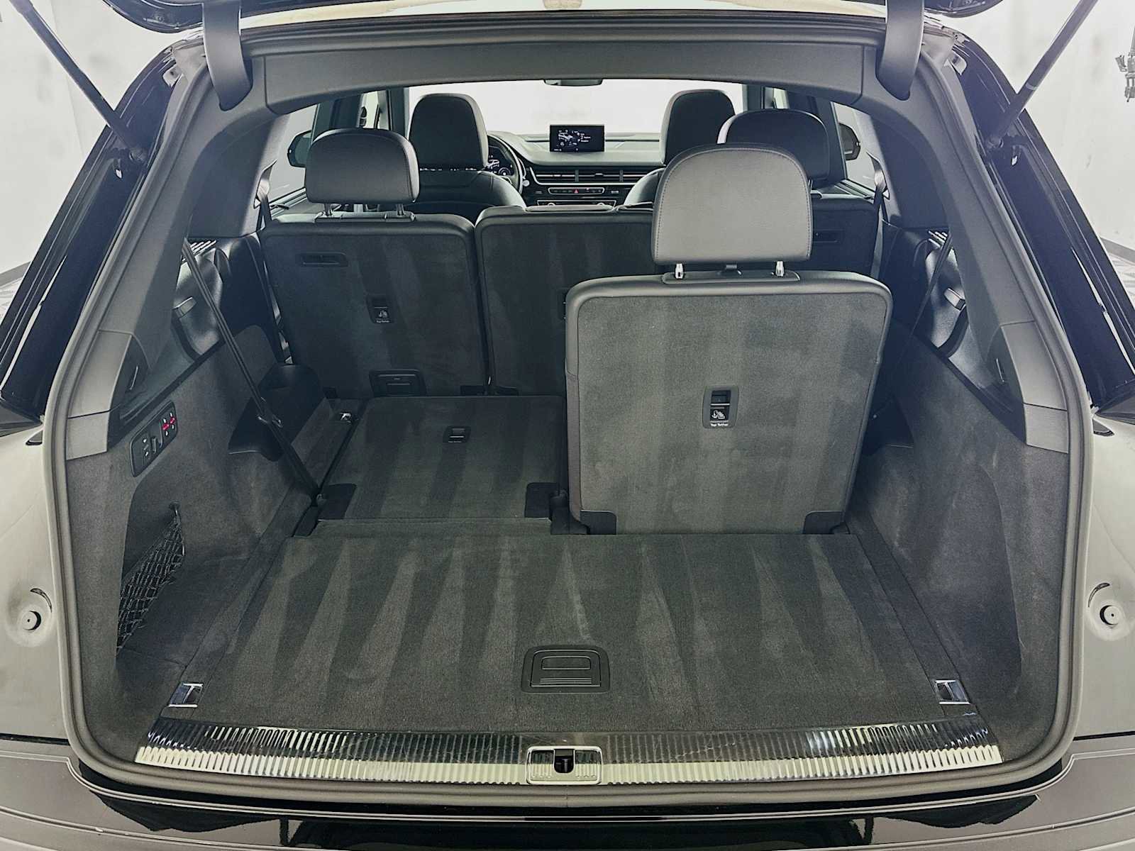 Used 2017 Audi Q7 3.0T Prestige image 25