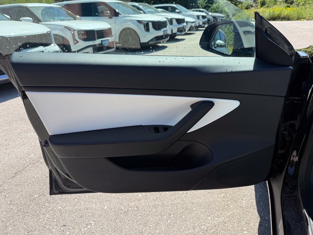 Used 2021 Tesla Model 3 Standard Range Plus RWD image 7