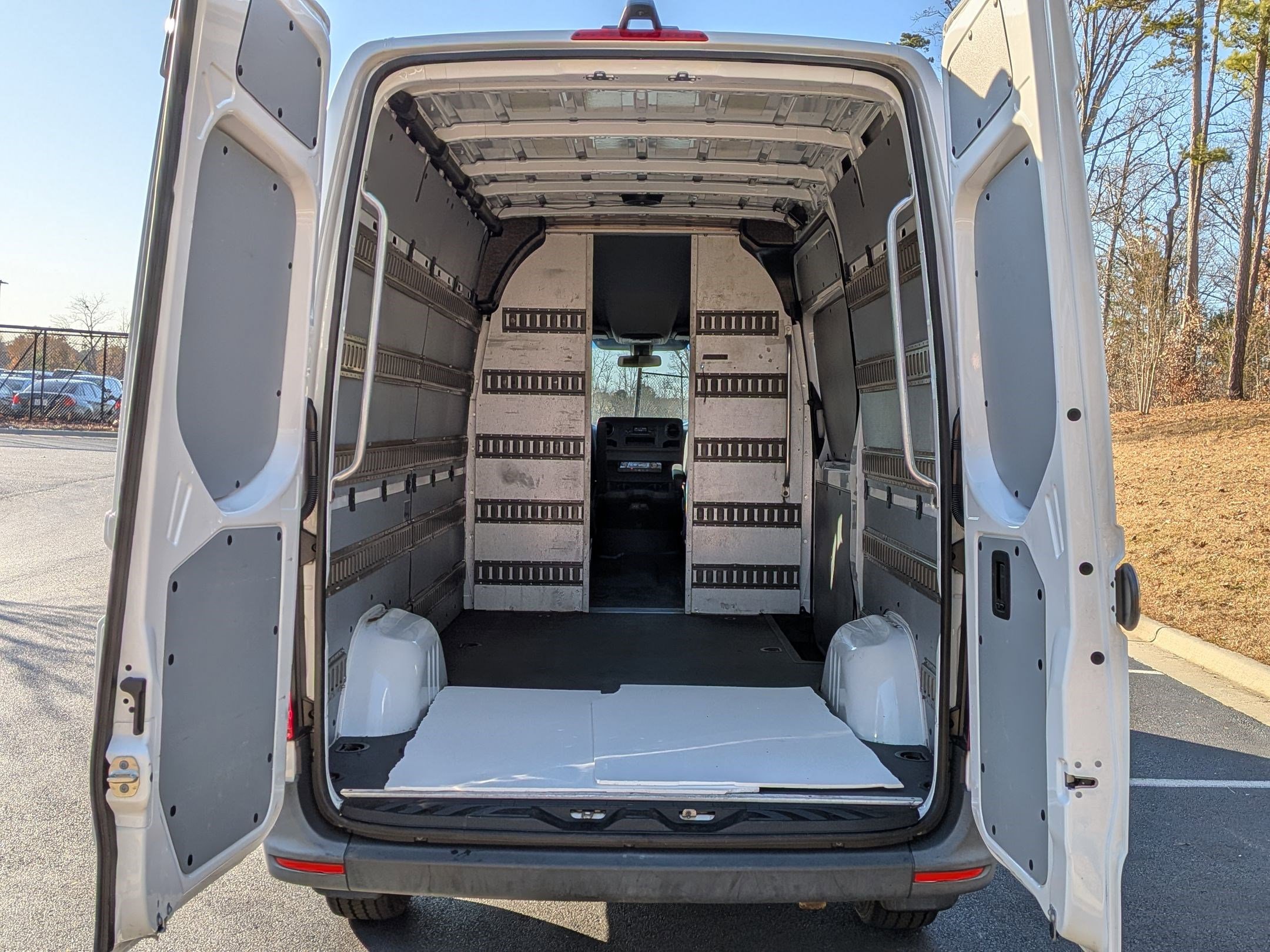 Used 2020 Mercedes-Benz Sprinter 2500 image 31