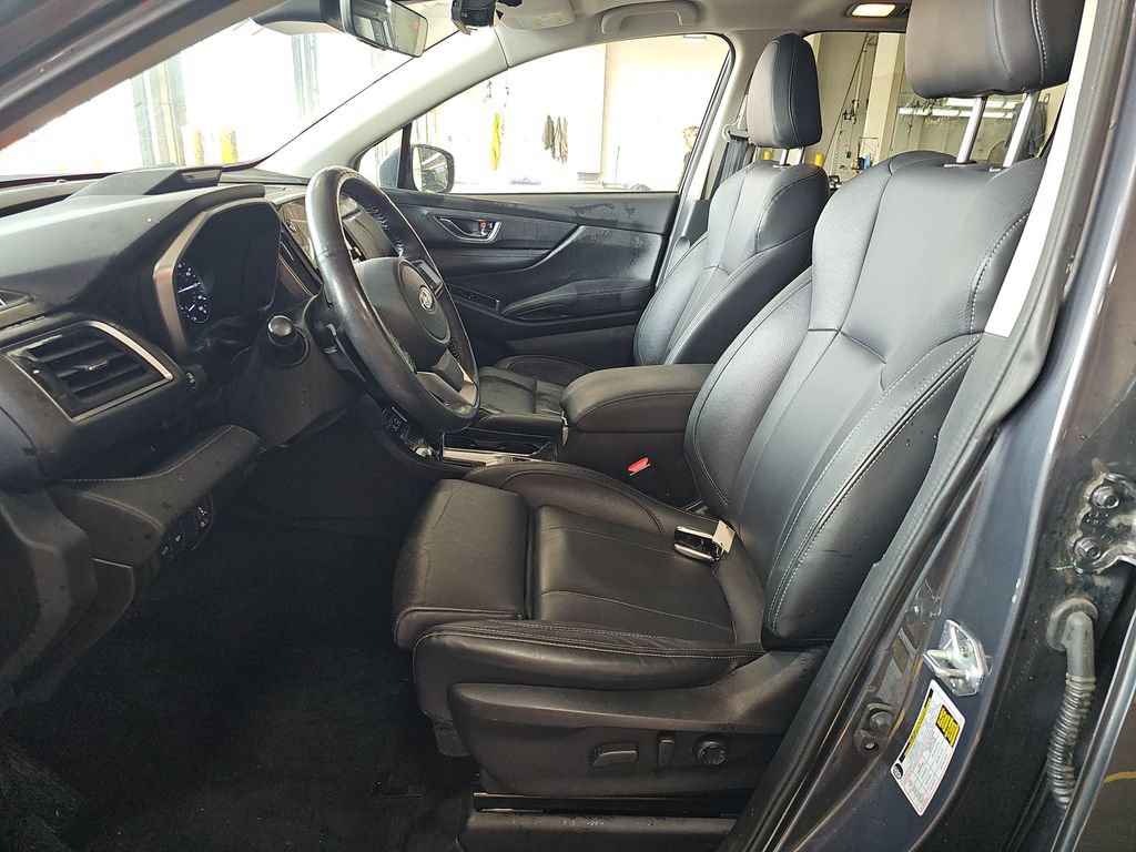Used 2023 Subaru Ascent Limited w/ Technology Package AWD/4WD image 3