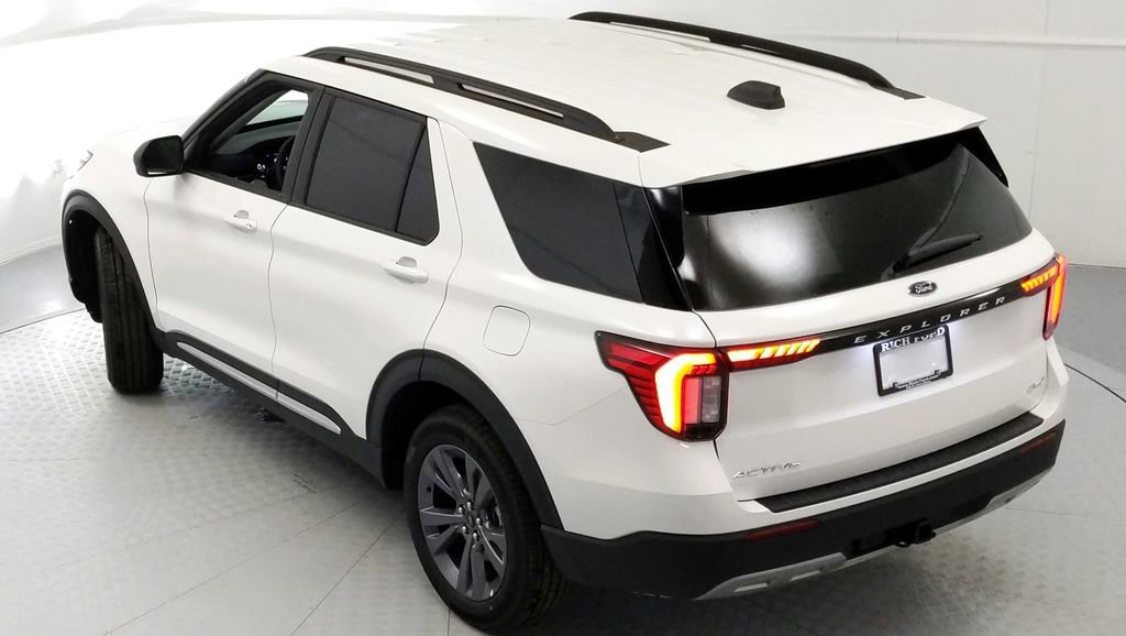 New 2025 Ford Explorer Active w/ Active Comfort Package image 17