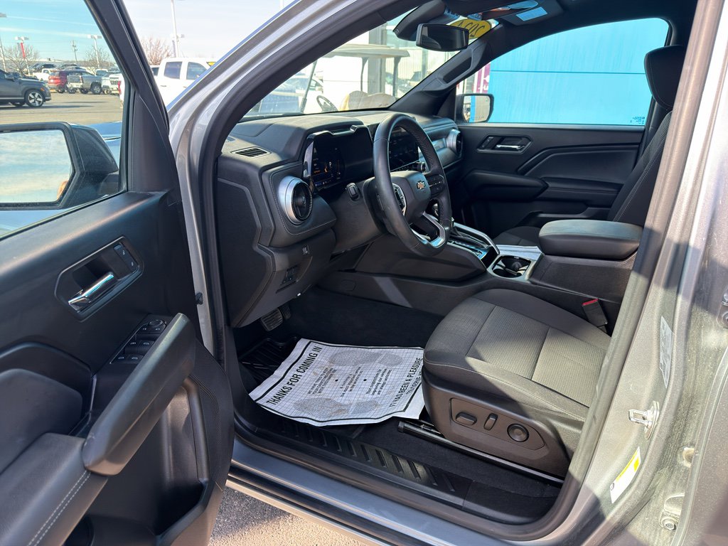 Used 2024 Chevrolet Colorado LT w/ LT Convenience Package II image 9