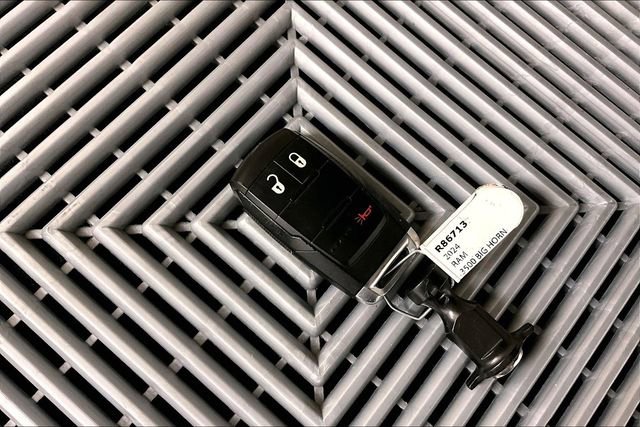 Used 2024 RAM 3500 Big Horn image 12