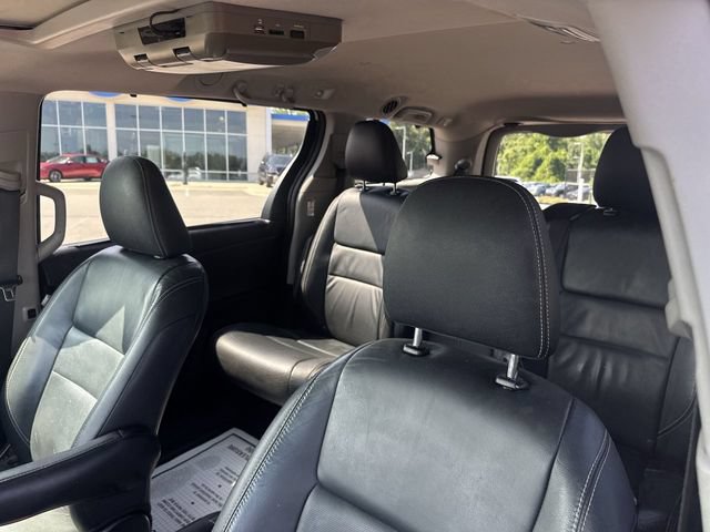 Used 2015 Toyota Sienna SE w/ SE Preferred Package FWD image 11