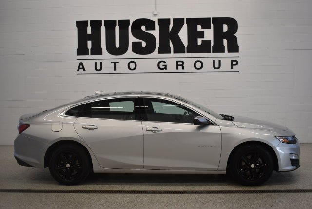 Used 2022 Chevrolet Malibu LT FWD image 2