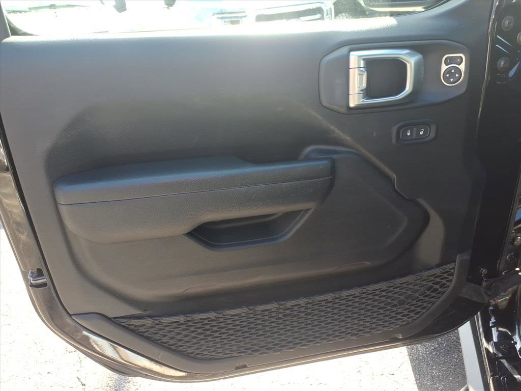 Used 2022 Jeep Wrangler Unlimited Rubicon w/ Cold Weather Group image 24