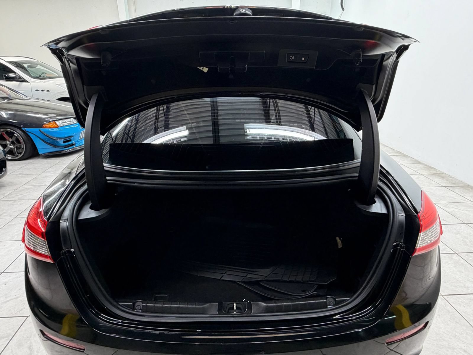 Used 2017 Maserati Ghibli S RWD image 17
