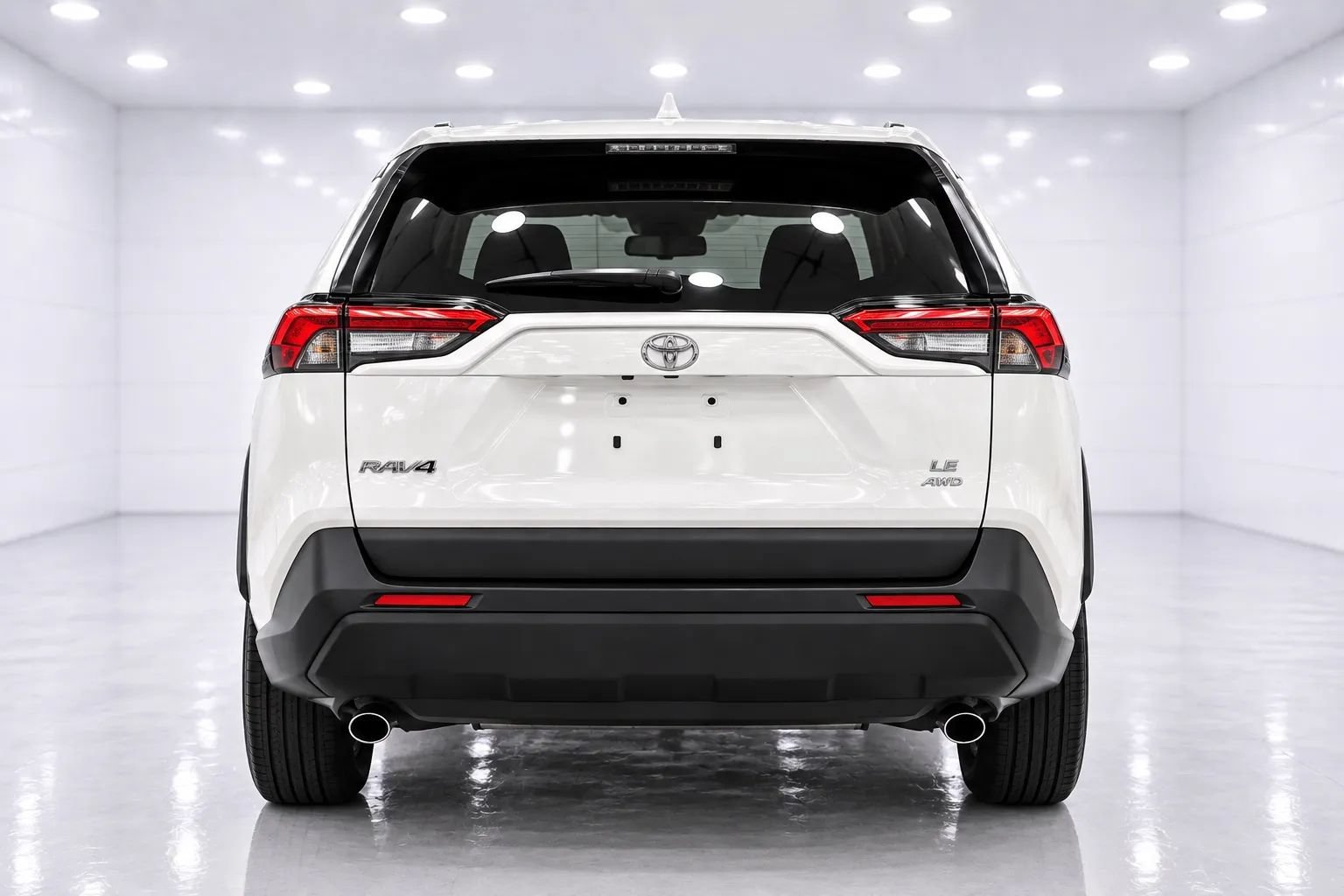 Used 2025 Toyota RAV4 LE AWD/4WD image 4