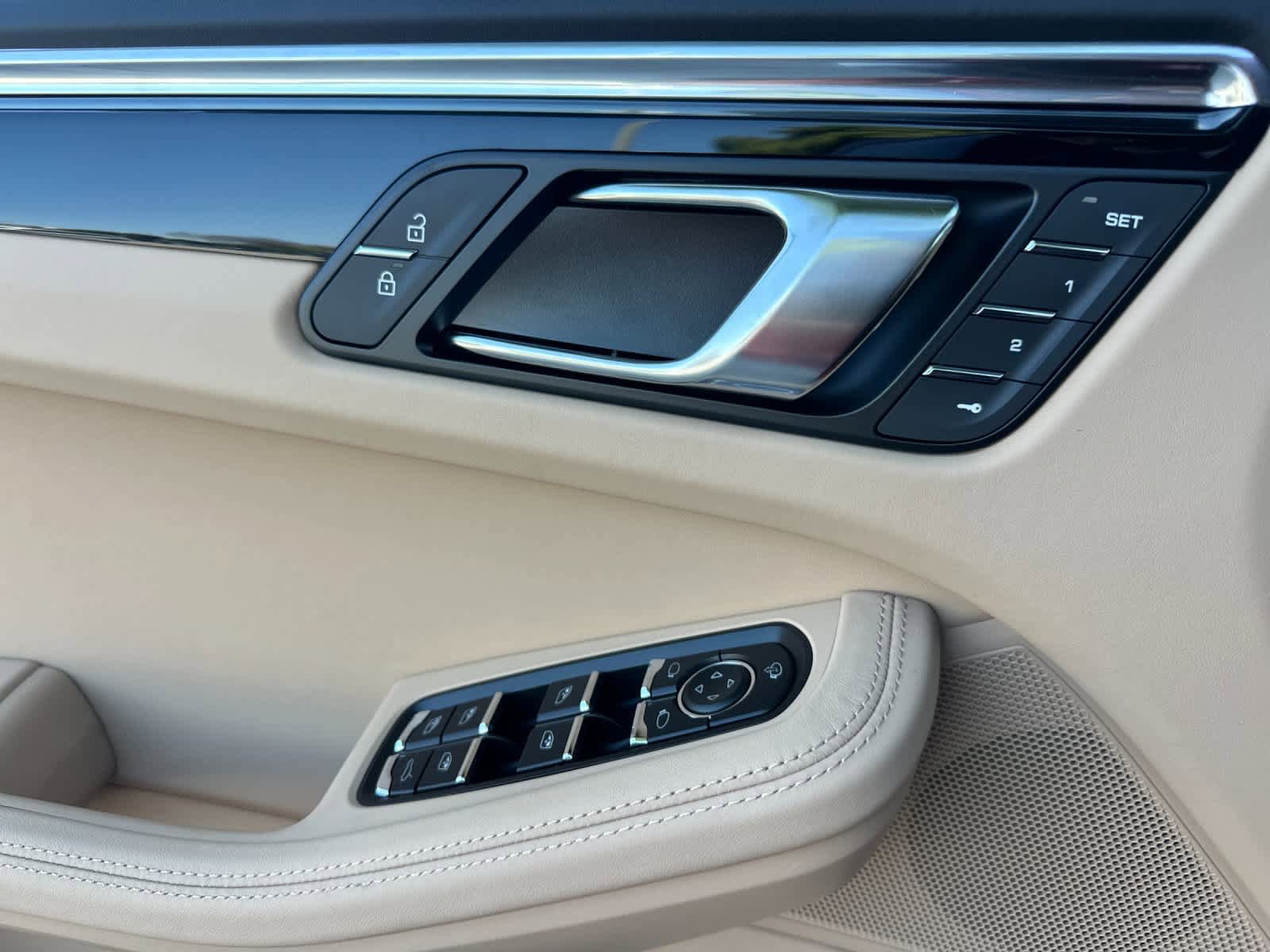 New 2026 Porsche Macan AWD/4WD image 12