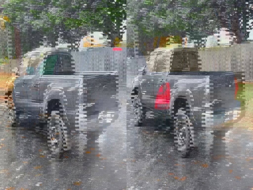 Used 2006 Toyota Tacoma PreRunner image 4