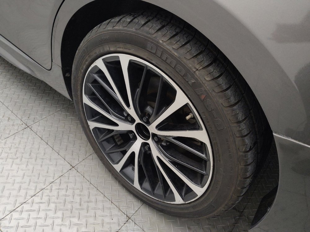 Used 2020 Toyota Camry SE w/ Convenience Package FWD image 31