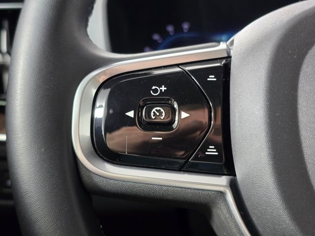 Used 2023 Volvo XC60 T8 Ultimate w/ Climate Package image 34