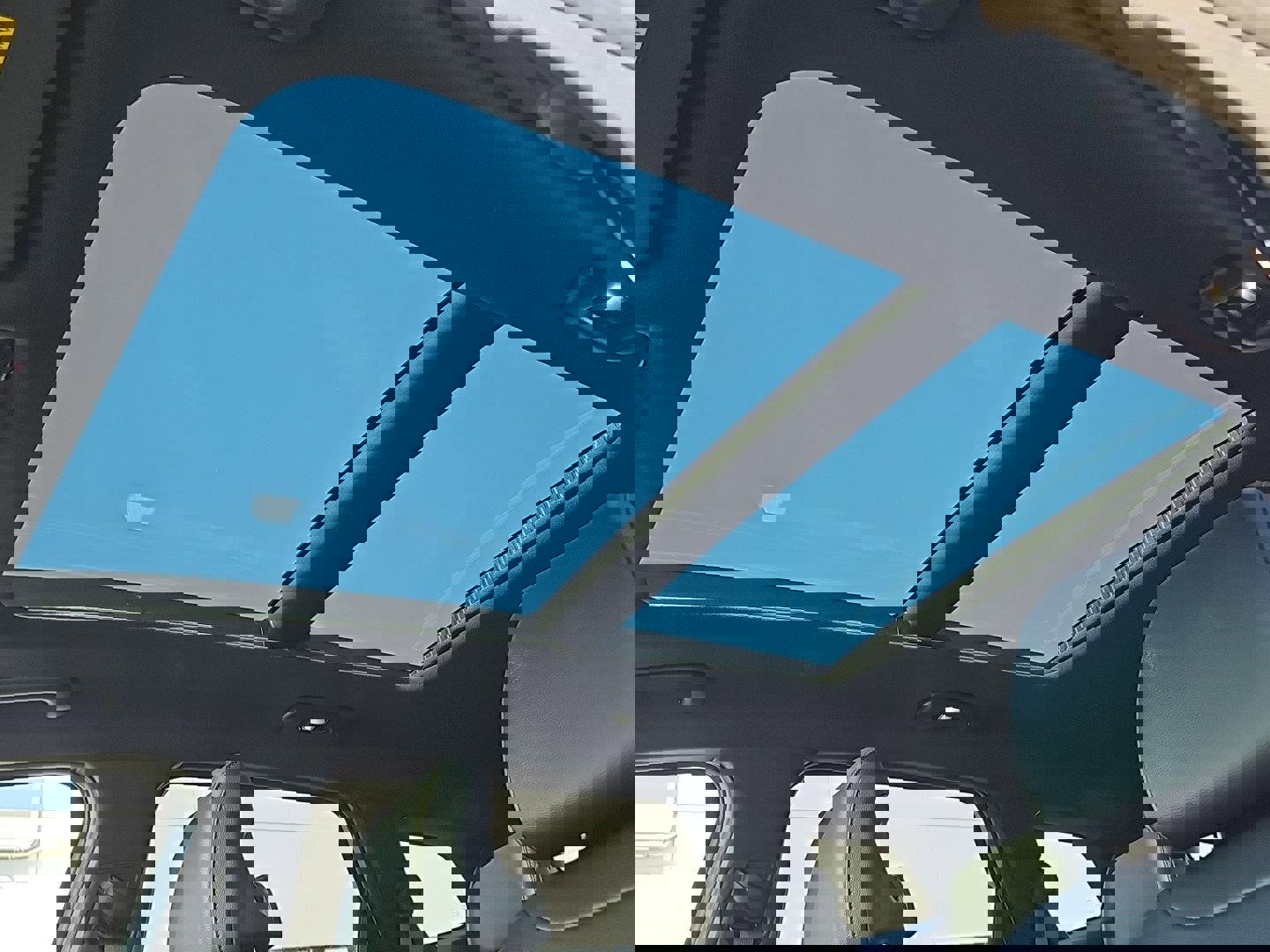 Used 2025 Kia Sportage X-Line w/ Premium Package image 21