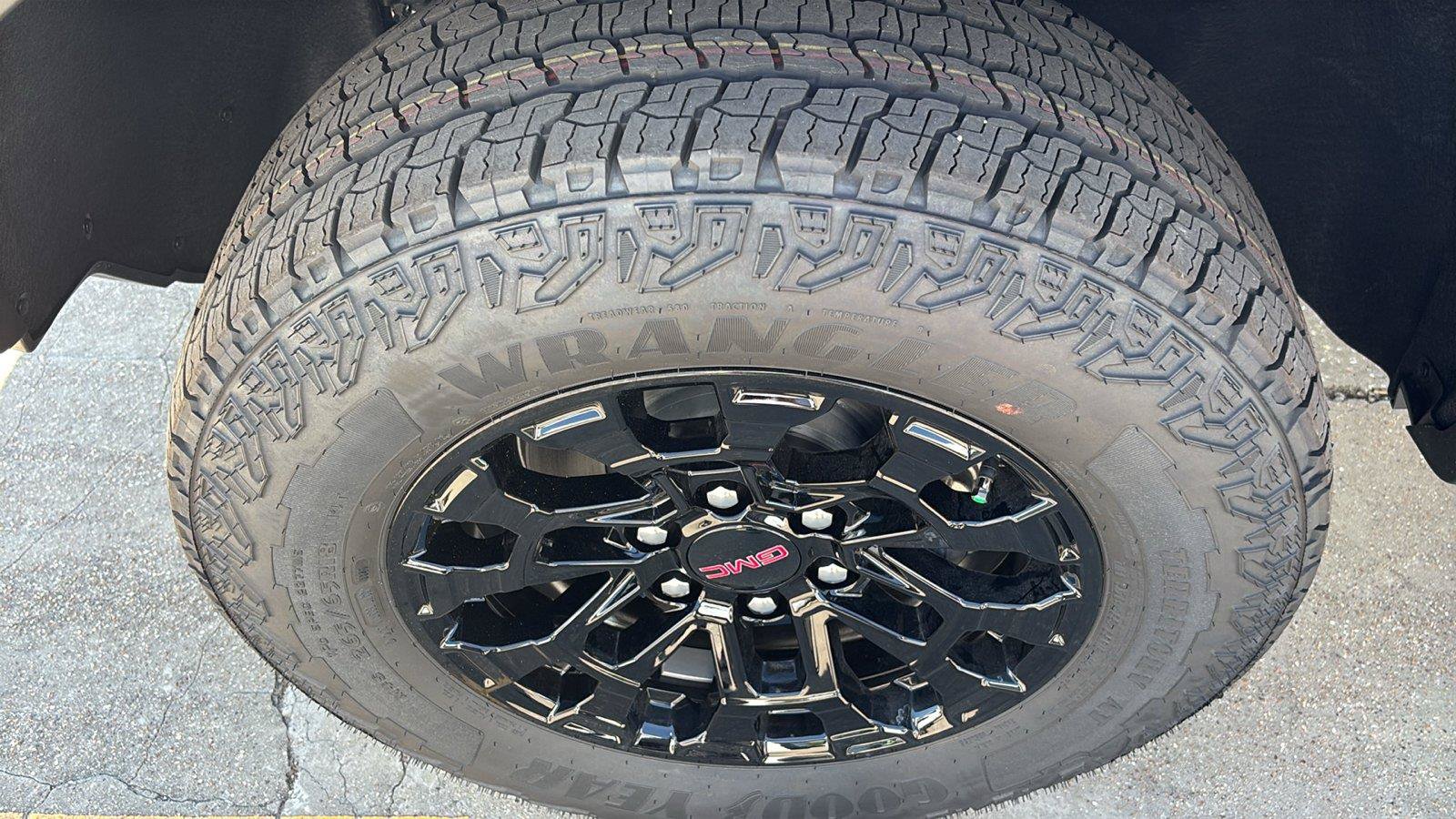 New 2026 GMC Canyon Elevation w/ Convenience Package RWD image 14