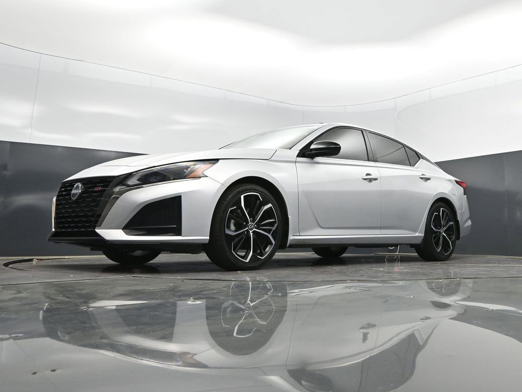 Used 2024 Nissan Altima 2.5 SR w/ SR Premium Package image 38