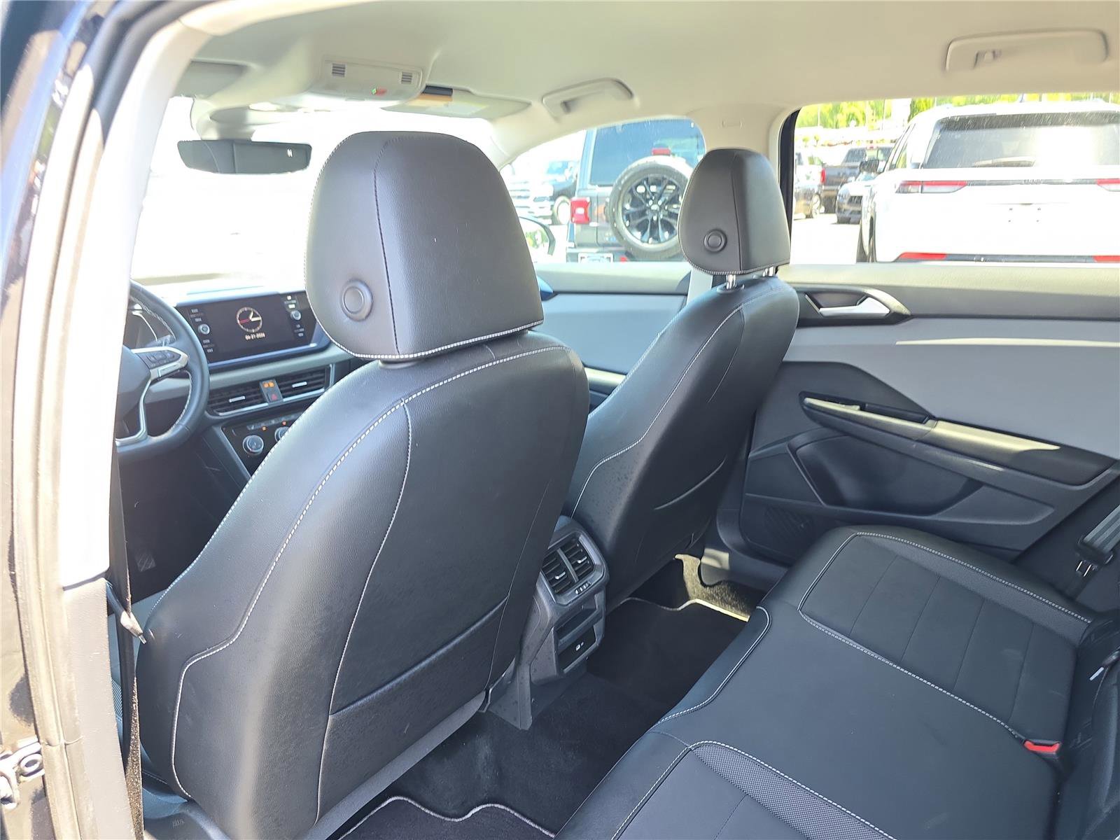 Used 2023 Volkswagen Taos SE FWD image 16