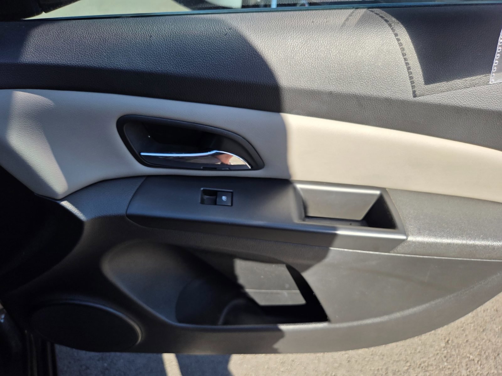 Used 2014 Chevrolet Cruze LS FWD image 14
