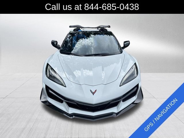 Used 2024 Chevrolet Corvette Z06 w/ Z07 Performance Package RWD image 2