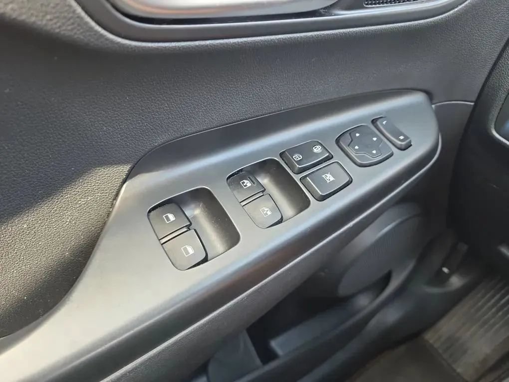 Used 2022 Hyundai Kona SEL w/ Convenience Package FWD image 24